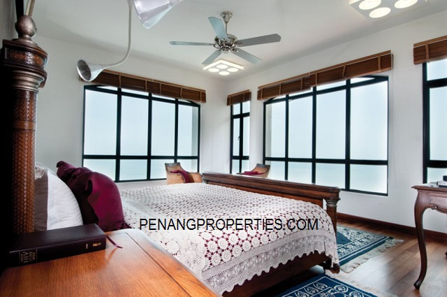 The Bedroom bright and airy