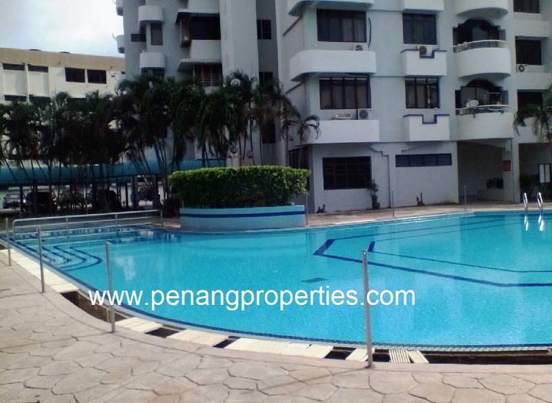 Apartment located opposite University