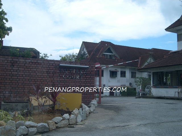 Mutiara Court entrance