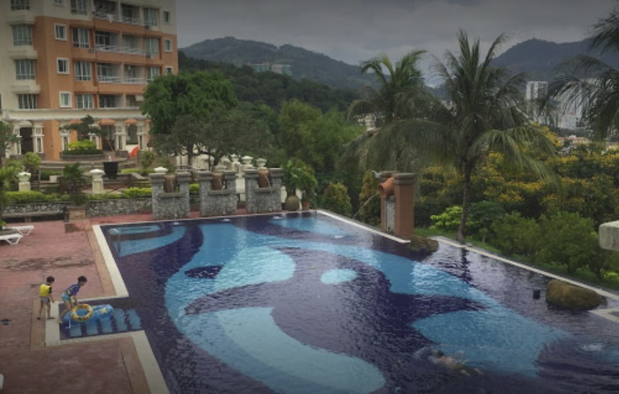wadding pools with slides and poolside jacuzzi
