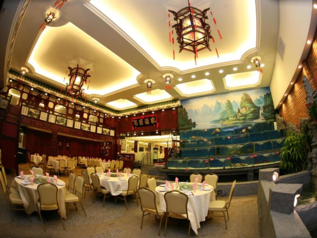 Hotel restaurant