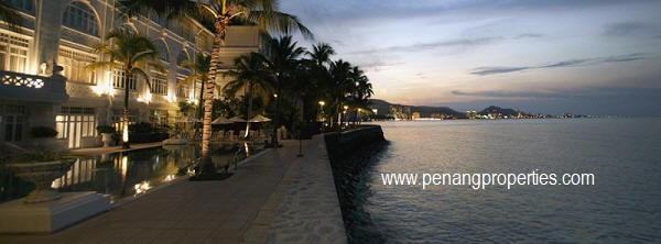 Straits Quay marina retail enclave of shops