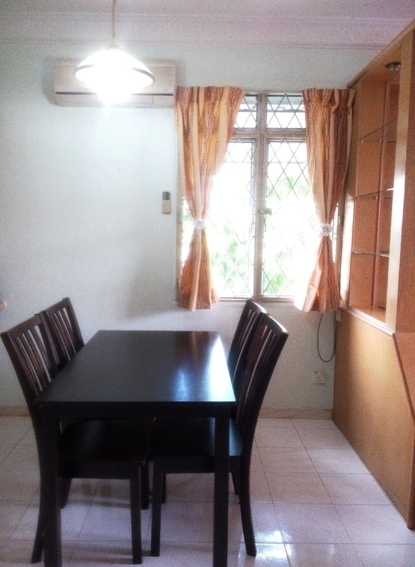 Dinning table with chairs
