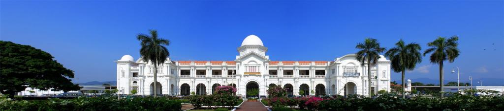 Located close to Ipoh Railway station