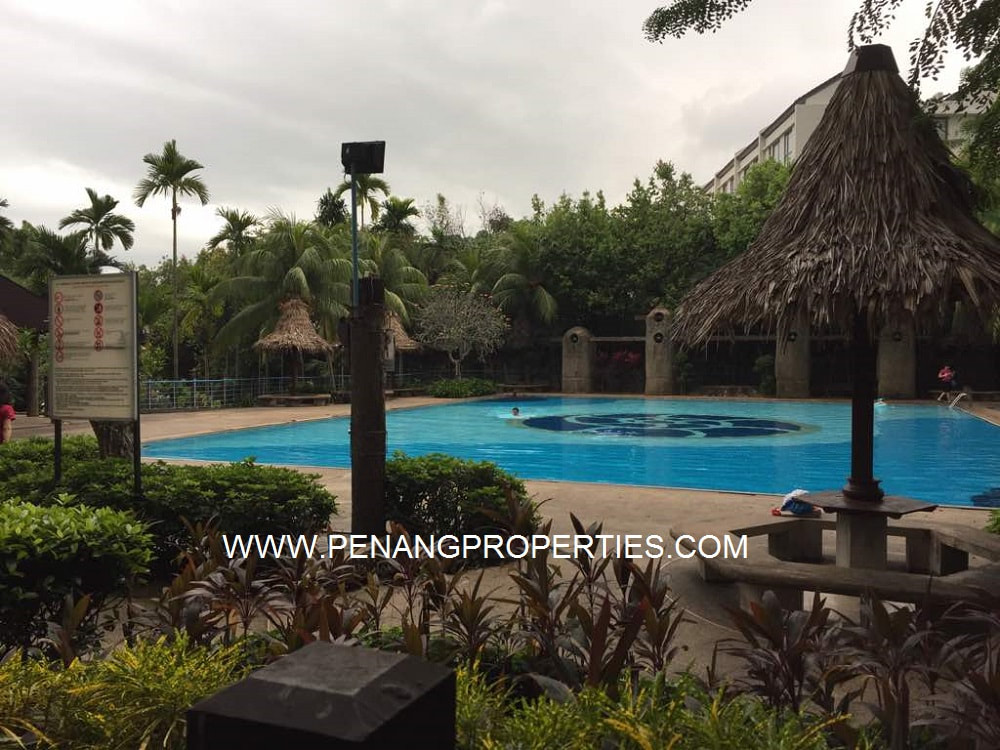 Full resort condominium facilities