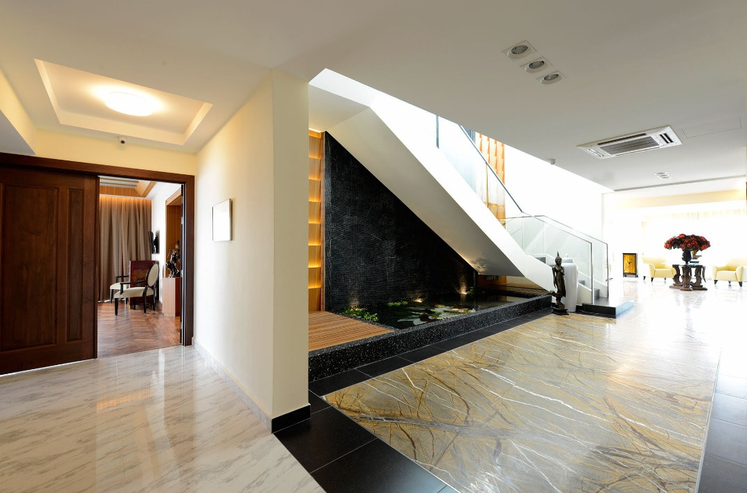 Huge luury spacious living