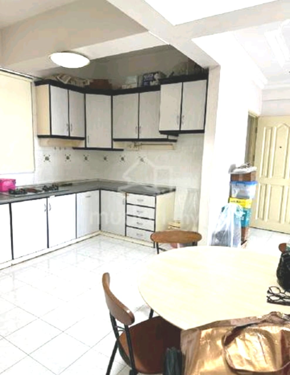 kitchen cabinet 